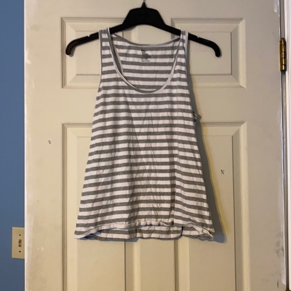 Gap women’s tank top; size M - Picture 1 of 3